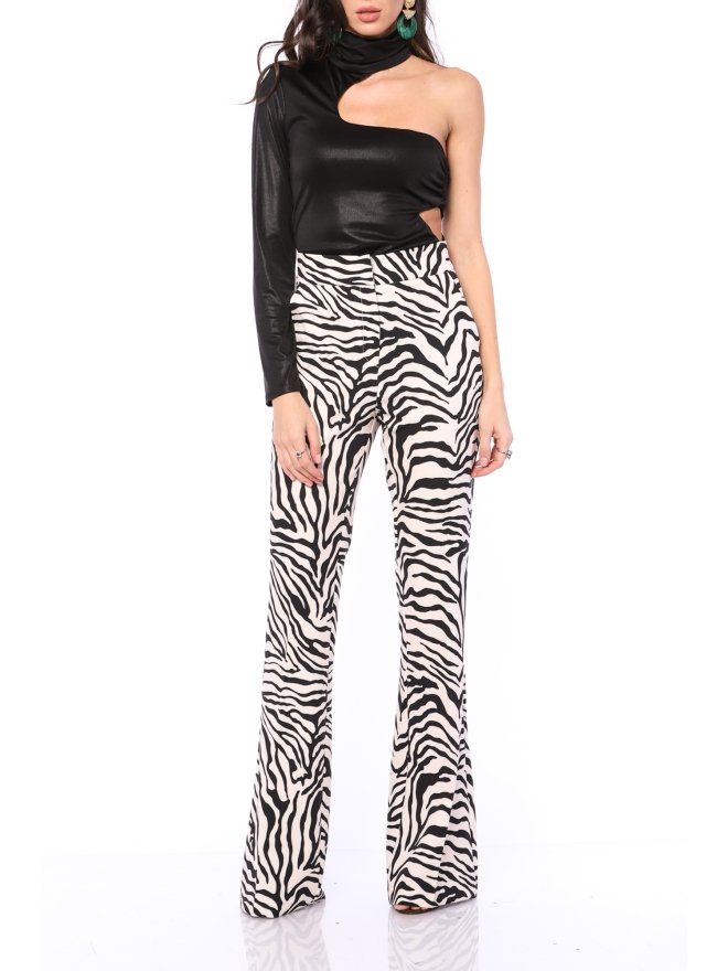 TGH TOP INVITING CU DECUPAJE SI O MANECA