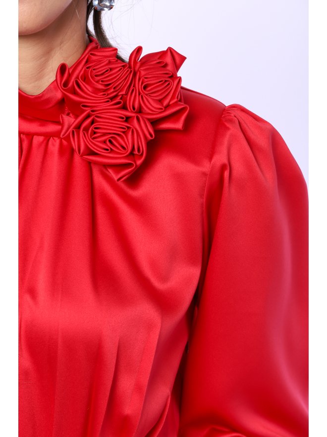 TGH ROCHIE MINI DIN SATIN CU TRANDAFIRI SI PENSE